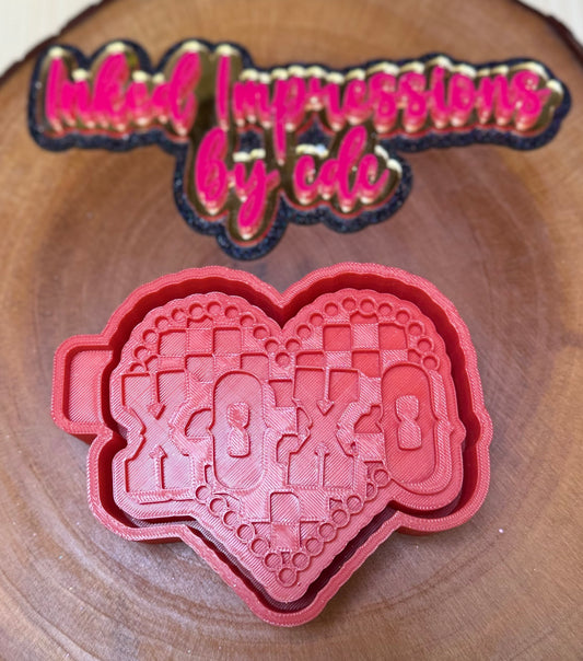 "XOXO" Checkered Heart Mold